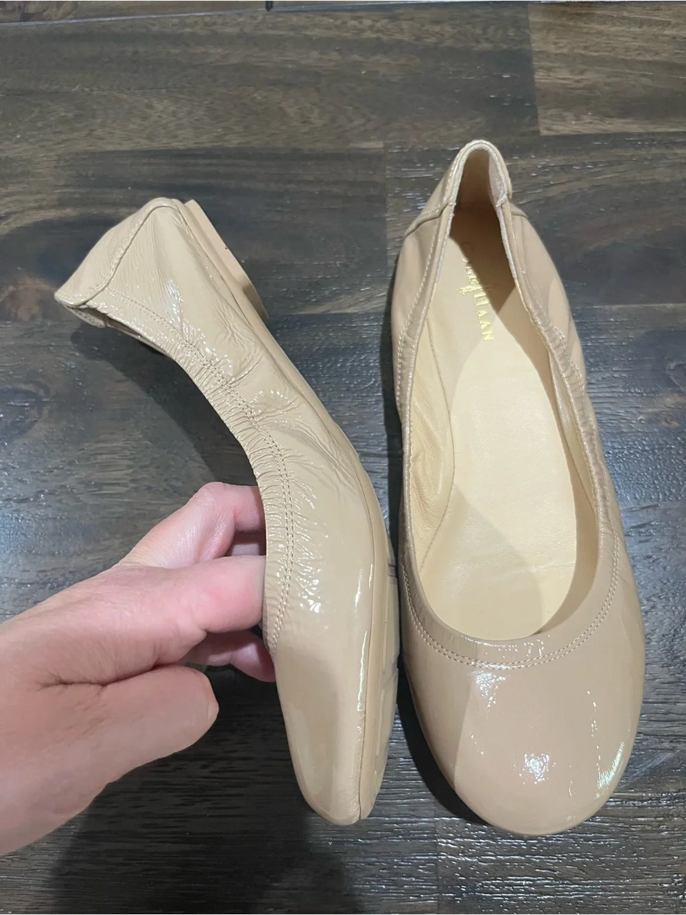 Cole Haan Beige Tan Cream Patent Leather Manhattan Ballet Flats 7B 7 B EUC